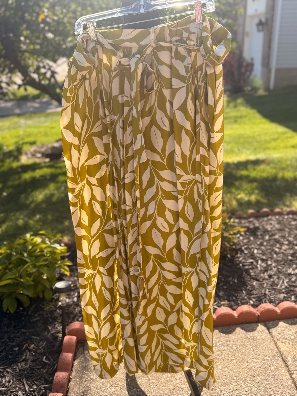 Ava & Viv Mustard Yellow and Cream Leaf-Print Maxi Skirt